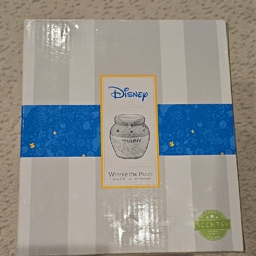 Disney Winnie the Pooh Hunny Pot Scentsy Warmer - Blue & White Box